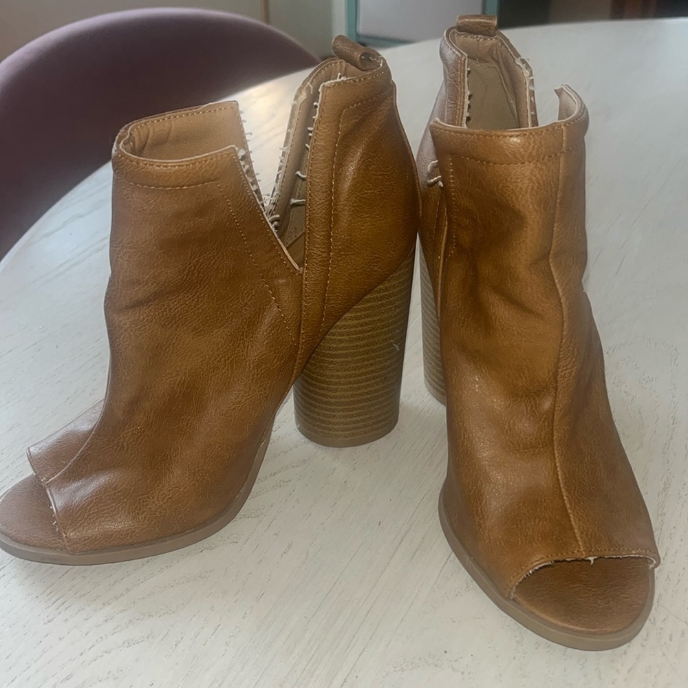 Charlotte Ruse Heels - Picture 2 of 2